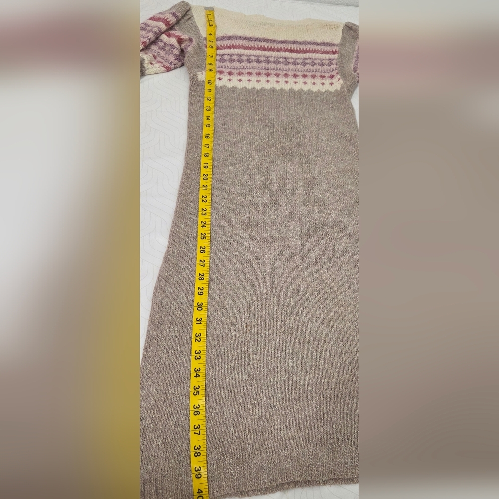 Vintage de Rotchild Cozy Knit Dress with Pink and Cream Accents - Picture 10 of 12